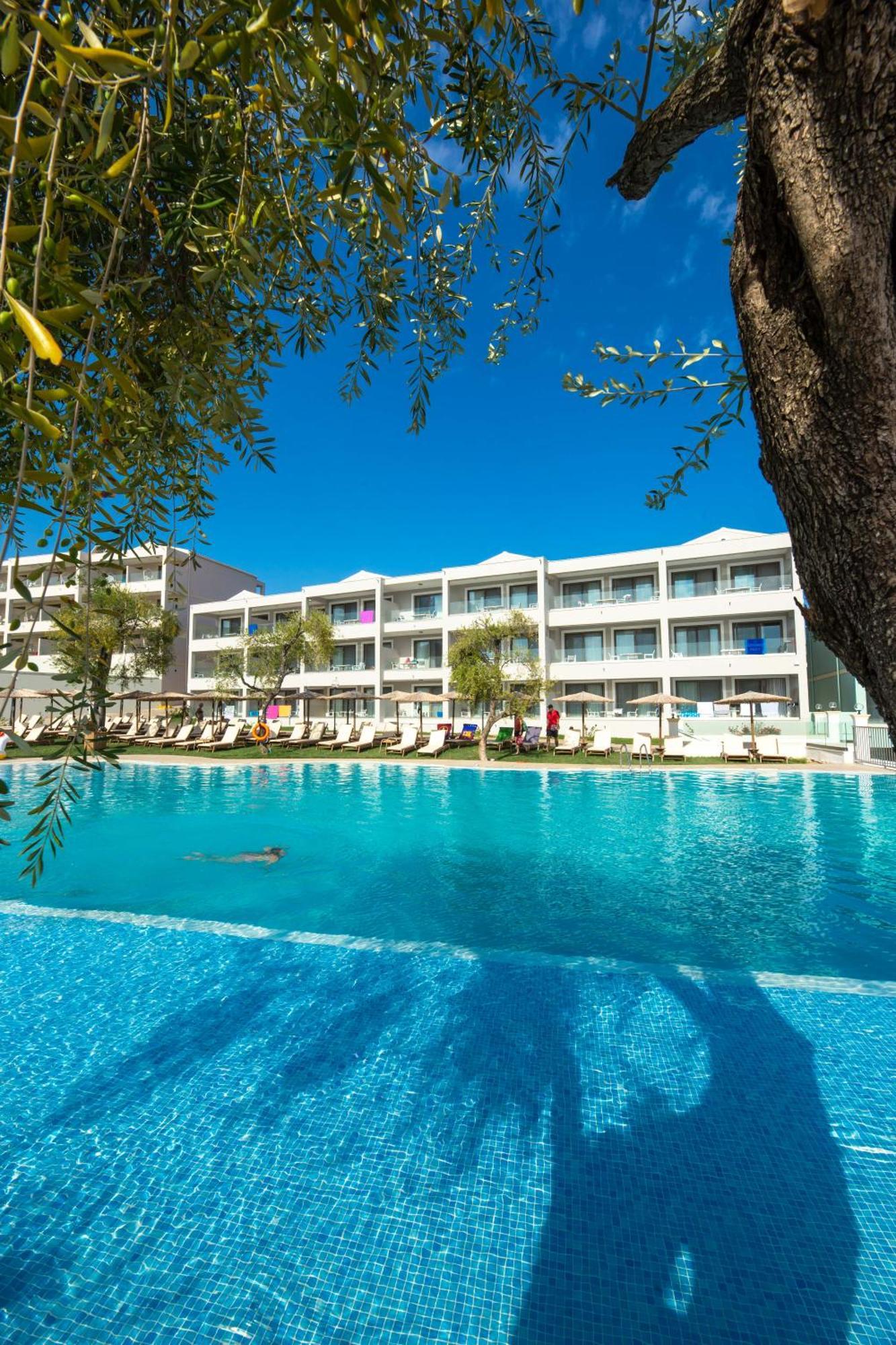 Robolla Beach Aparthotel Roda  Exteriér fotografie