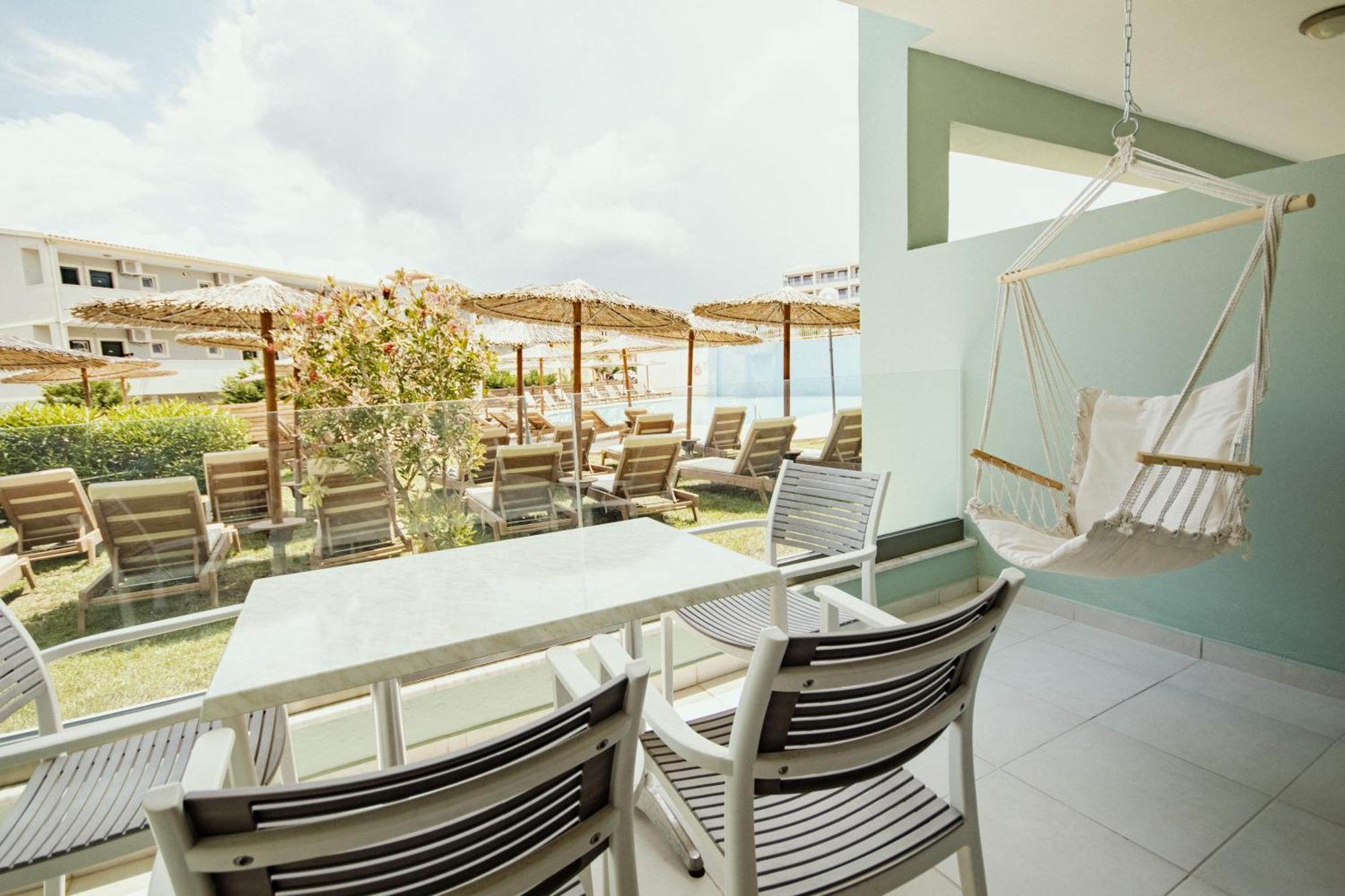 Robolla Beach Aparthotel Roda  Pokoj fotografie
