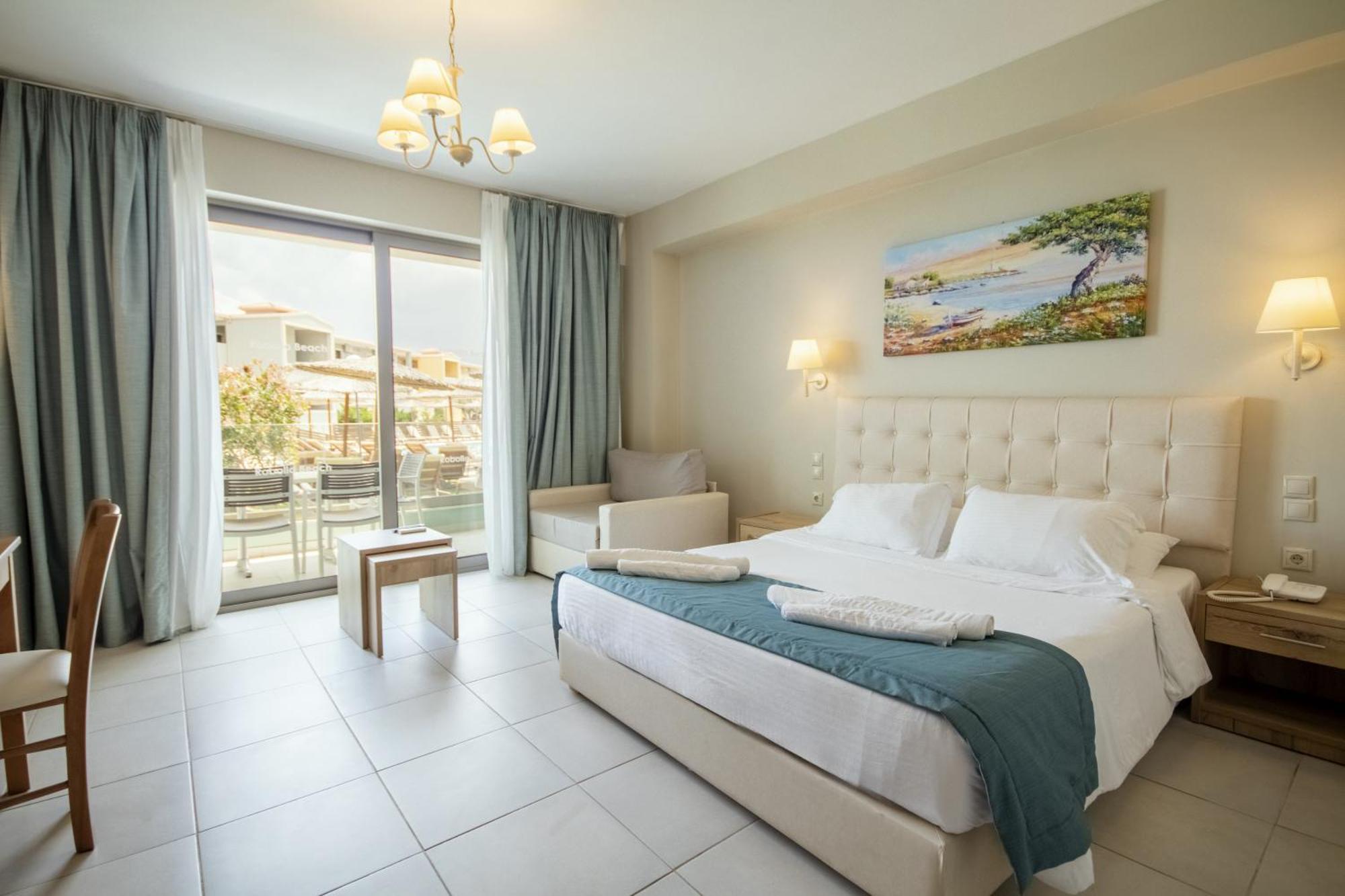 Robolla Beach Aparthotel Roda  Pokoj fotografie